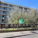 1 Min Walk To Stockwell