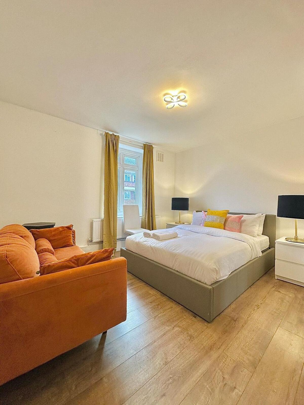 1 Min Walk To Stockwell * London